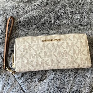 Michael Kors wristlet/wallet